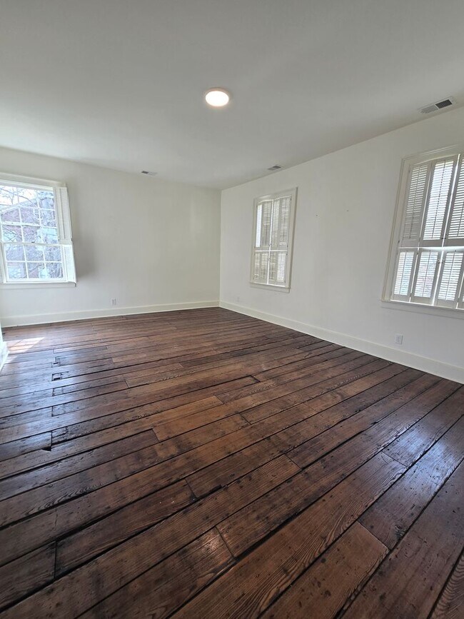 Building Photo - Historic Home available in Frankfort Kentucky