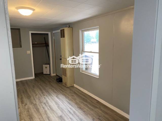 Building Photo - 403 Milltown Ave N