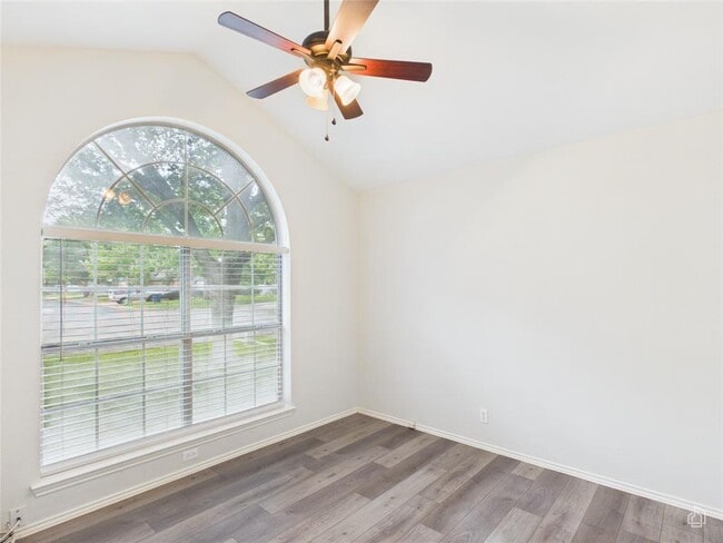 Building Photo - 7400 Crepe Myrtle Dr