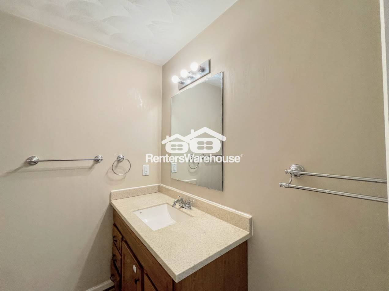 Building Photo - 1013 Cascade Blvd