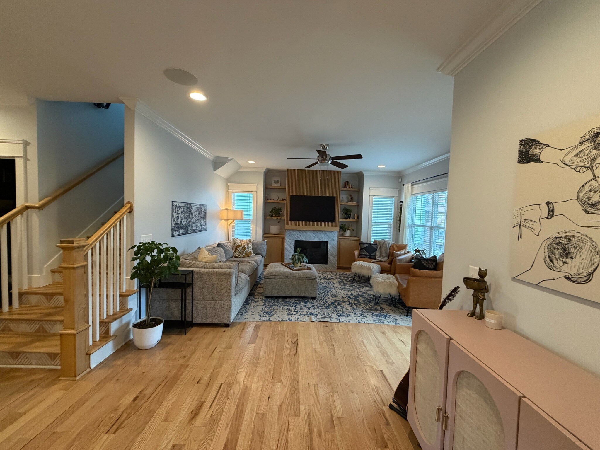 Living area - 1510 Ward Ave