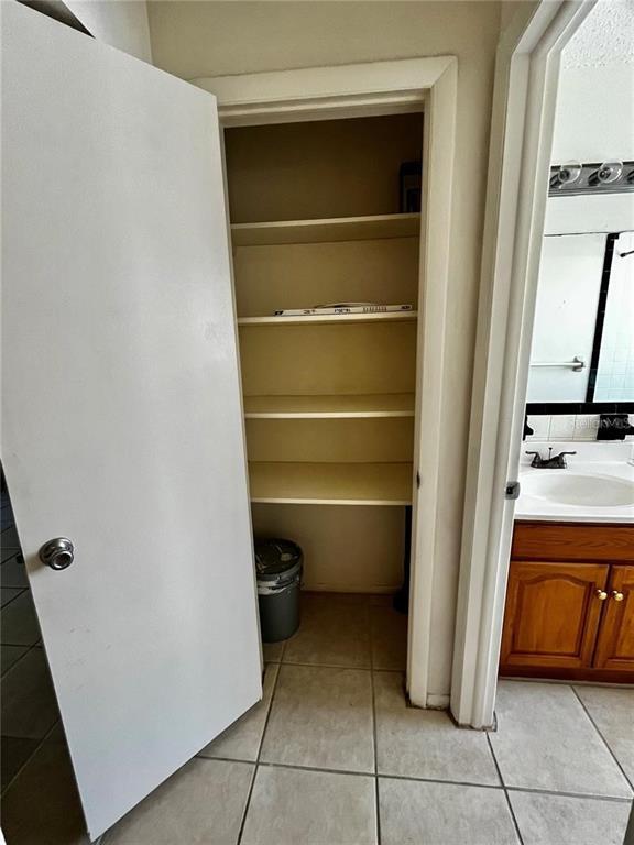 Building Photo - 15701 Waverly St