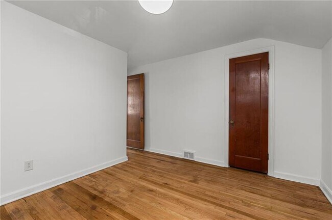 Building Photo - 255 Gilkeson Rd