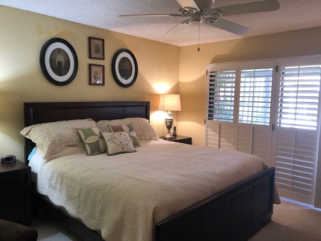 Building Photo - Lovely home with all the comforts of home. Short or Long term furnished term furnished or unfurni...