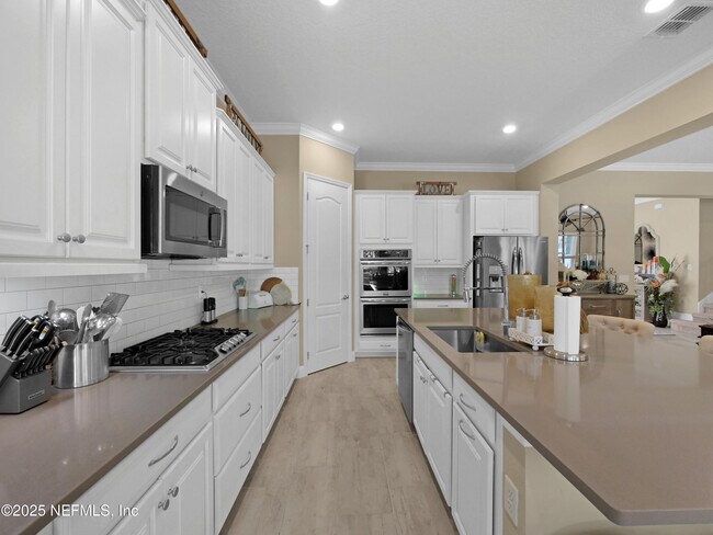 Building Photo - 272 Arella Way