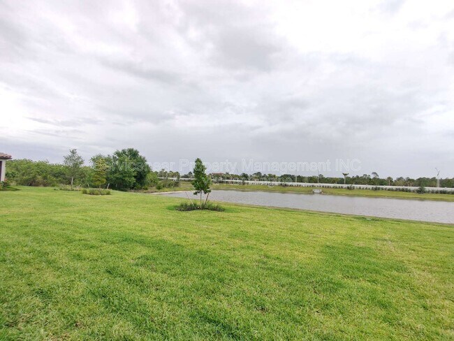 Building Photo - 6211 Baywood Ct