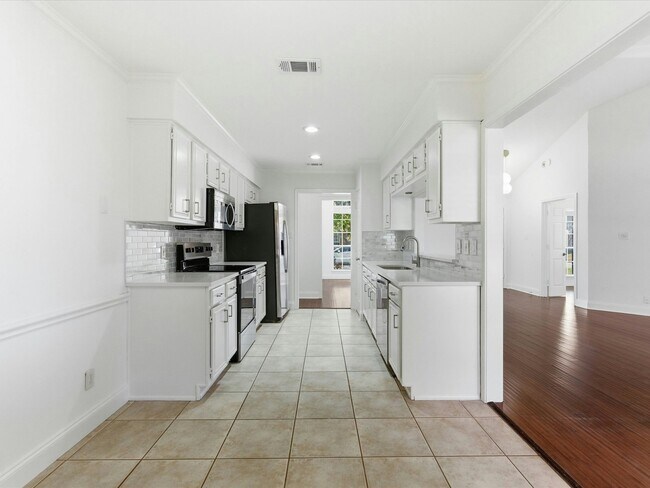 Building Photo - 8430 Cripple Creek Dr