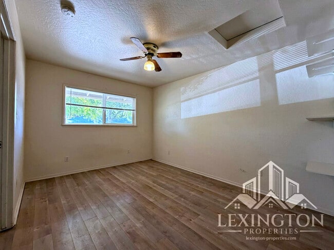 Building Photo - Charming 4-Bedroom Home in Arden-Arcade with Spacious Yard & Convenient Location