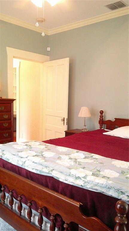 Building Photo - 303 E Plymouth St