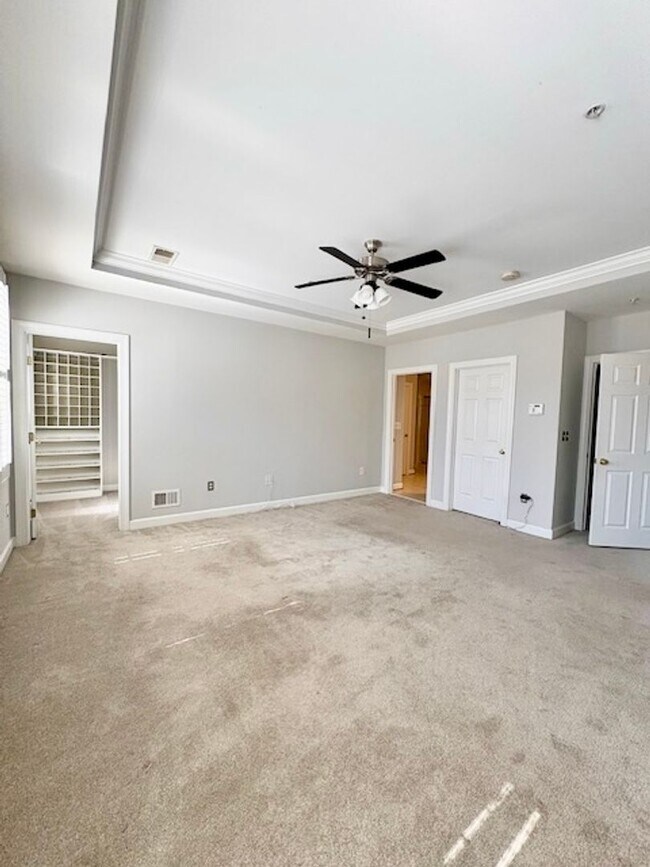 Building Photo - 645 Whetstone Glen St