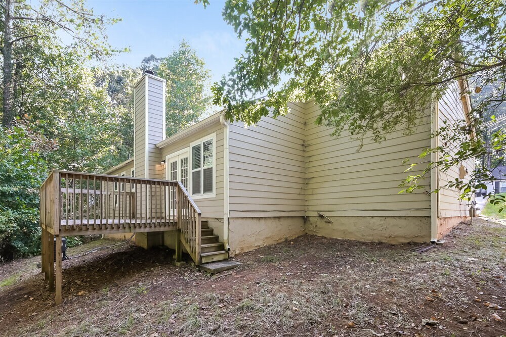 Building Photo - 353 Knollwood Ln