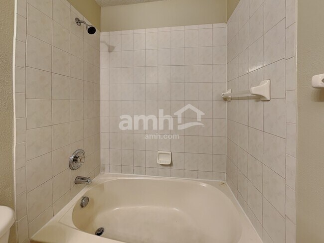 Building Photo - 1540 Sherbourne St