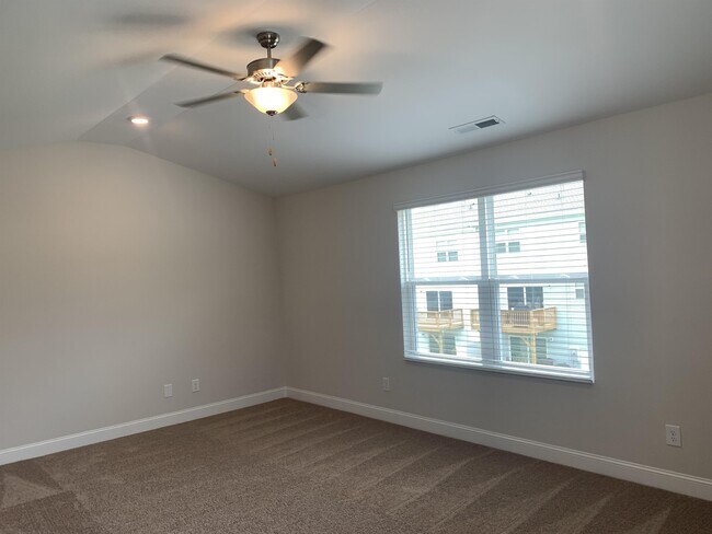 Building Photo - 6927 Eddy Point Ln