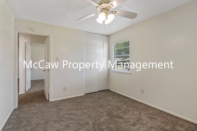 Building Photo - 12308 Knight Dr
