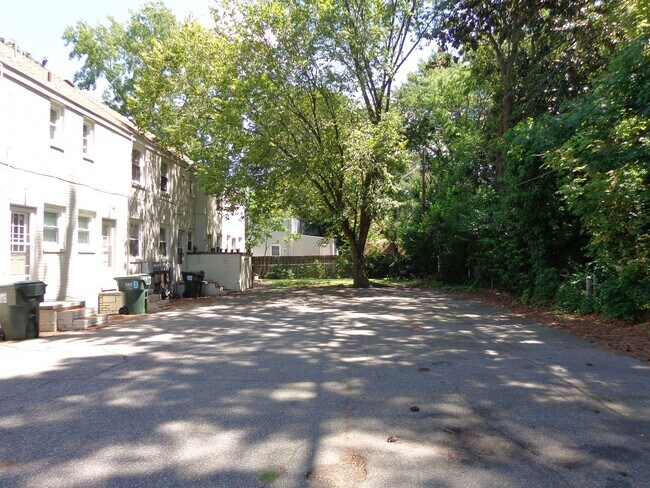 Building Photo - Pinehurst - Wards Corner