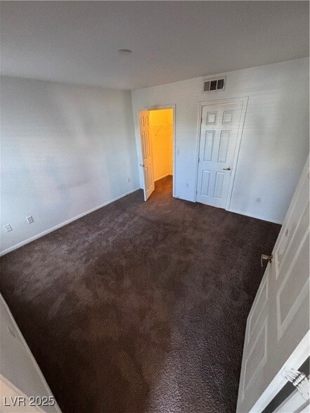 Building Photo - 6955 N Durango Dr