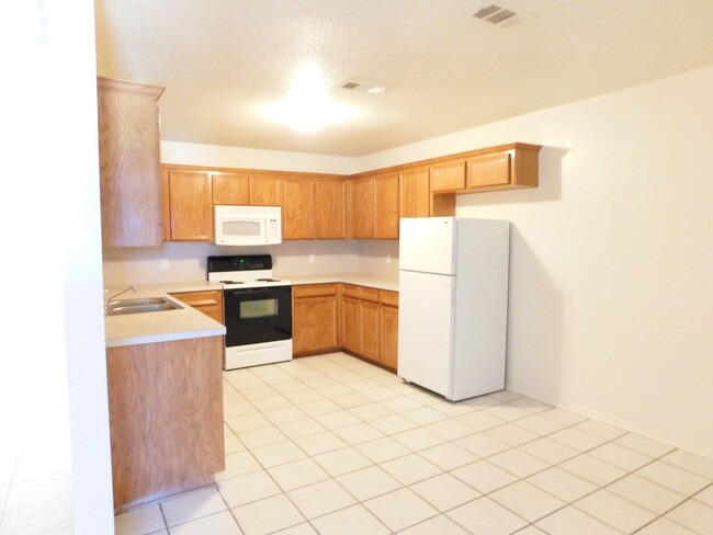 Building Photo - 4601 Wade Dr