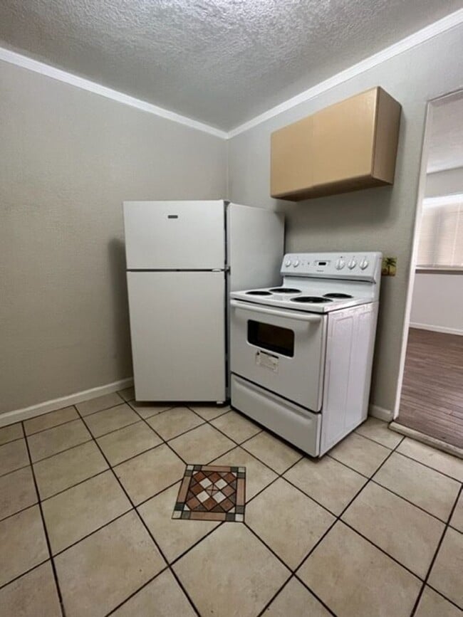 Building Photo - 15 NW 25th St