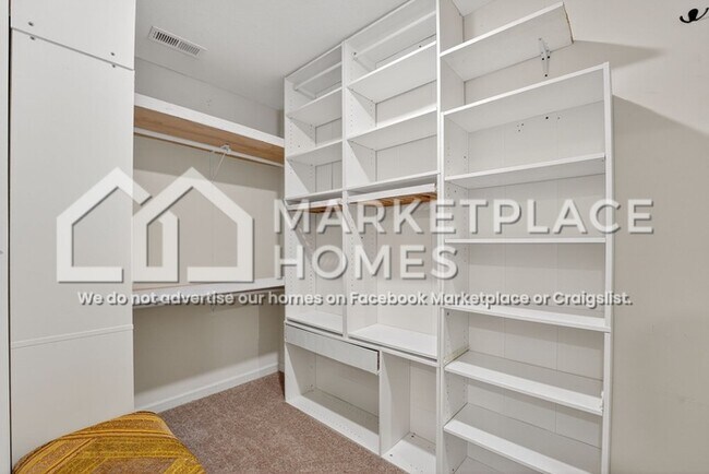 Building Photo - 559 Cliff St