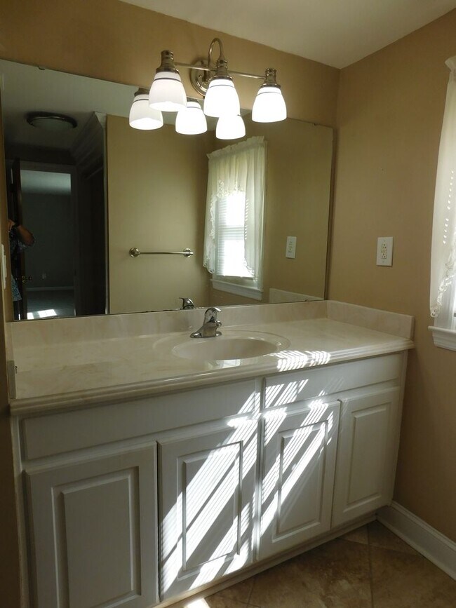 Building Photo - 509 W Wilson Creek Dr