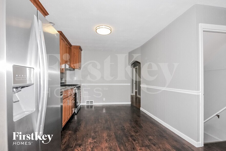 Building Photo - 2 Valley Rd