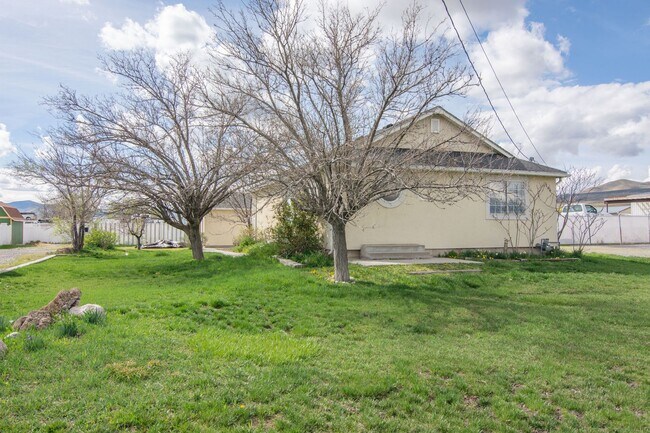 Building Photo - Fully Renovated Home + Shop + RV Parking in Tremonton!