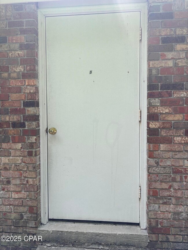 Building Photo - 1102 Frankford Ave