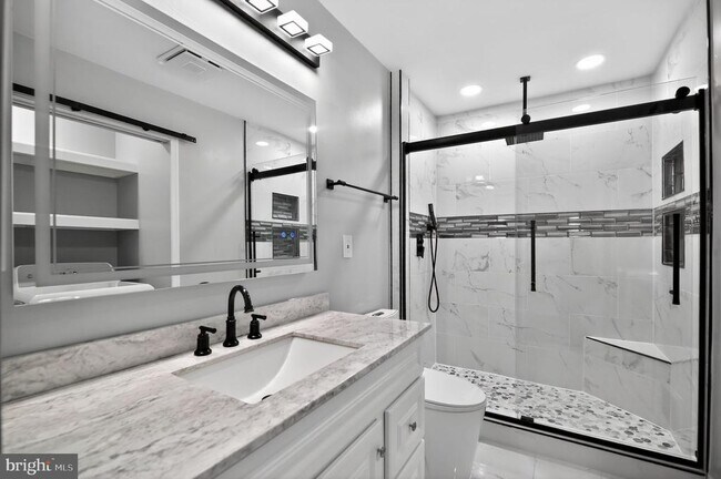 Building Photo - 7609 Croydon Pl