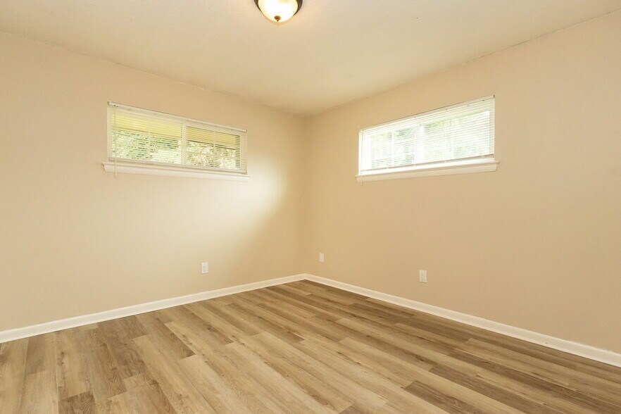 Building Photo - 3973 Teakwood Dr
