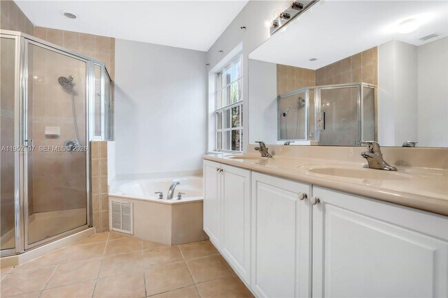 Building Photo - 2540 SW 85th Terrace