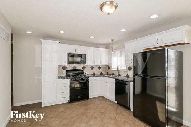 Building Photo - 1560 Leisure Dr