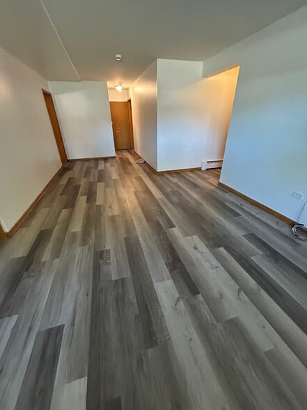 Building Photo - 8057 W Churchill Ave