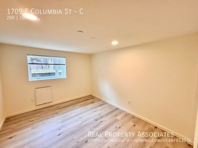 Building Photo - 1709 E Columbia St