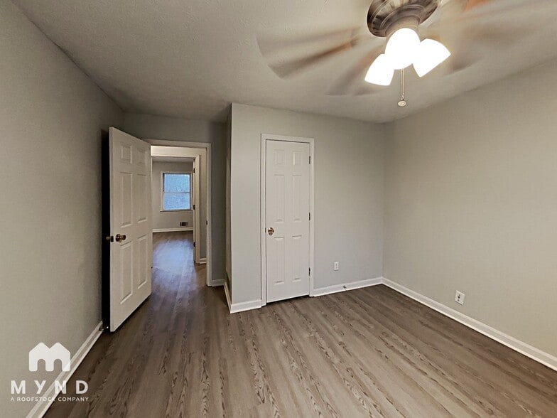 Building Photo - 10125 Village Dr NW