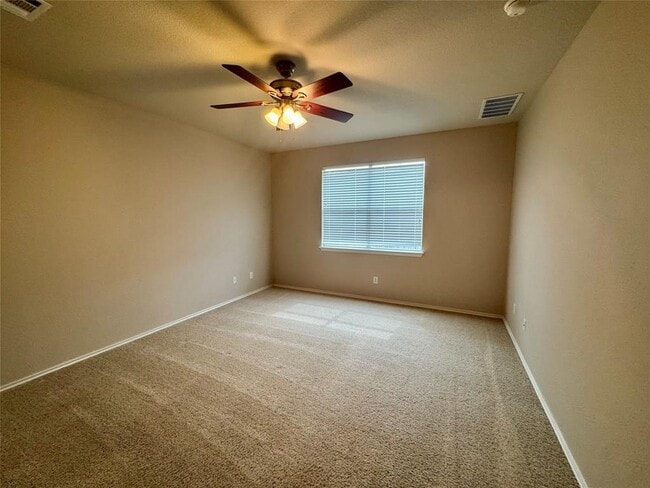 Building Photo - 106 Bowstring Bend