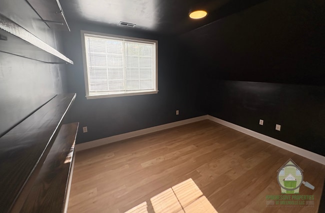 Building Photo - 199 Woodlark St