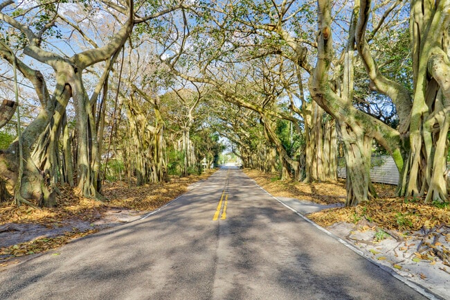 Building Photo - 8675 SW Keathley Ct