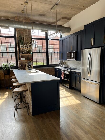 Kitchen - 17 N Loomis St