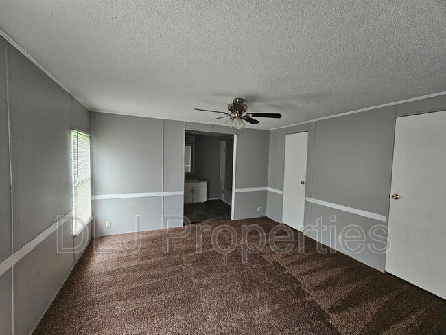 Building Photo - 120 E Dumplin Valley Rd