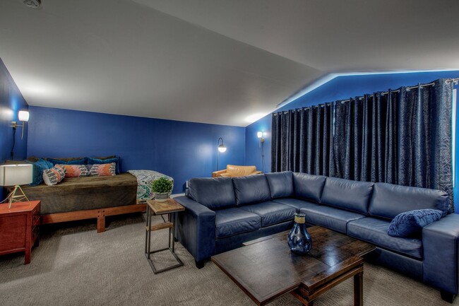 Building Photo - 4bd/2ba Edmonds Home