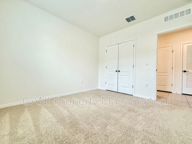 Building Photo - 245 Carabelle Ct