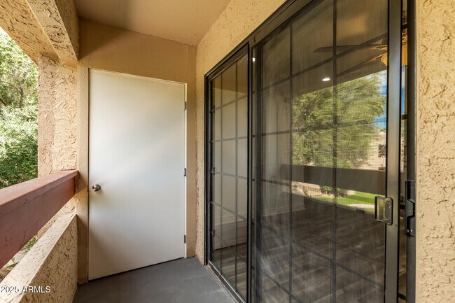 Building Photo - 3131 W Cochise Dr
