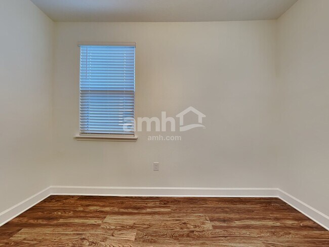 Building Photo - 1247 Tan Tara Trl