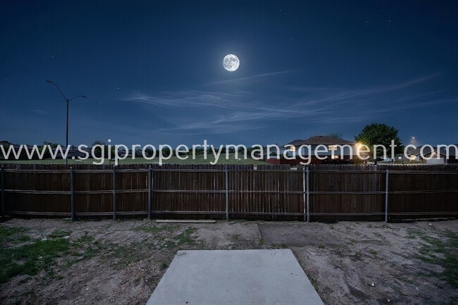 Building Photo - 413 Windy Hill Ln