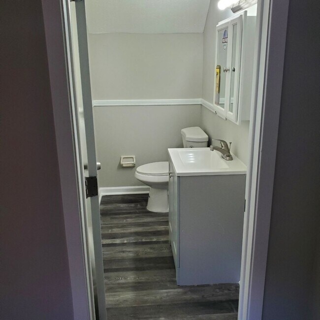 Building Photo - 3BDRM HOUSE FOR RENT