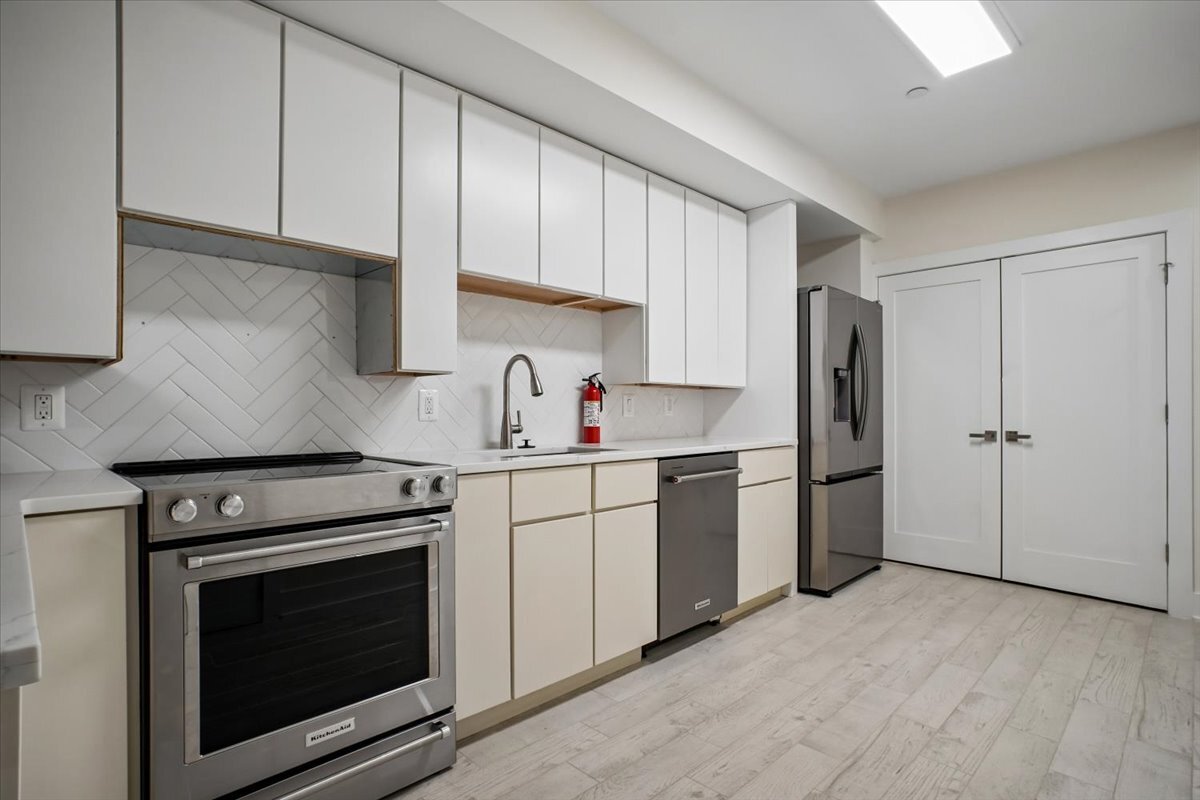 Building Photo - 329 16th St SE