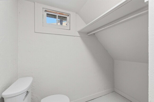 Building Photo - All-Utilities-Included Studio in Historic Bristol Manor | Pet Friendly