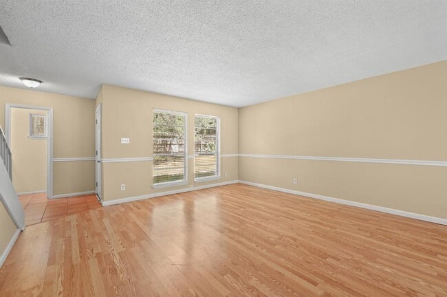Building Photo - 807 Castle Ridge Rd
