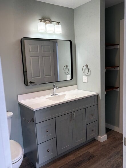 Building Photo - 867 Upper Pleasant Valley Rd