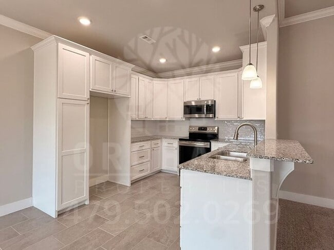 Building Photo - Single-Family Home- Stunning Applewood Plan